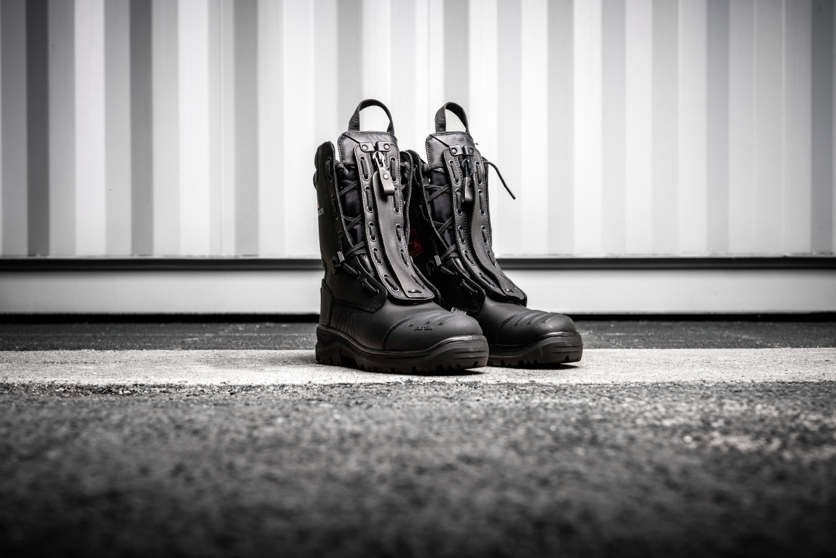 Lace-up boots